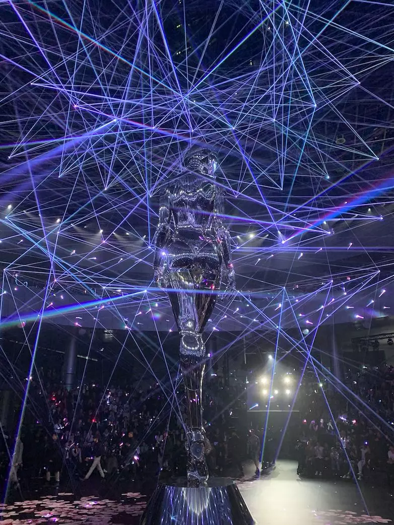 美不美看空山基醉不醉看diormen