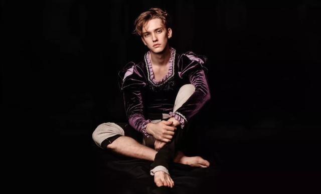 22岁身高184的芭蕾王子,女生看到他一定会忍不住惊呼:我恋爱了