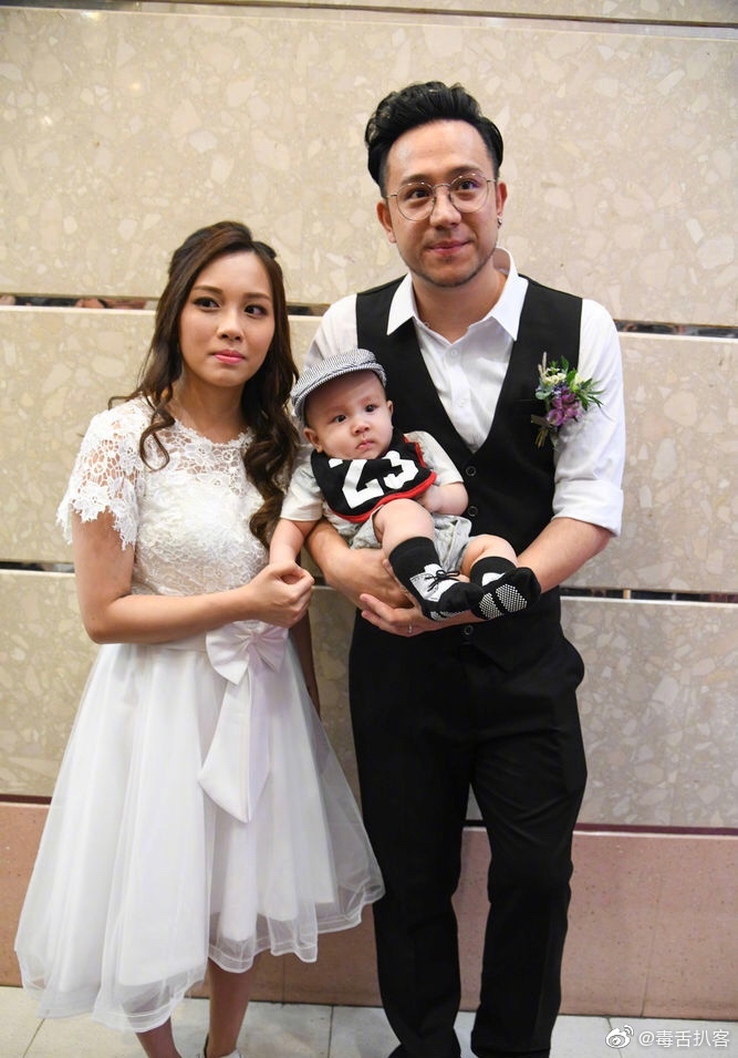 之前被曝脚踏几条船的张致恒今天和妻子签字结婚了|张致恒|老婆|签字