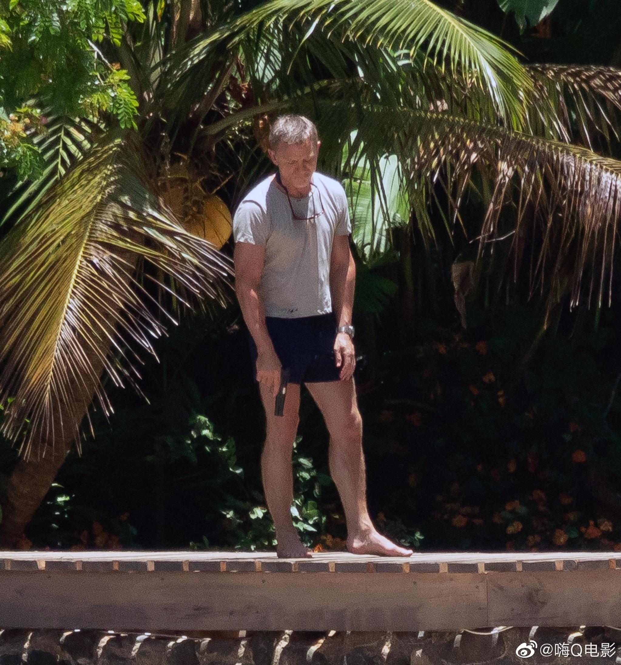 丹尼尔克雷格5月1日在牙买加拍摄电影邦德25