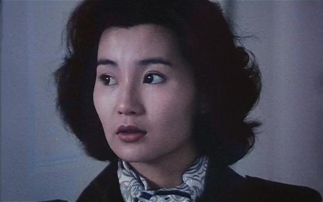 1988年,在王家卫的指导下,她出演了动作片《旺角卡门》,在这部戏里