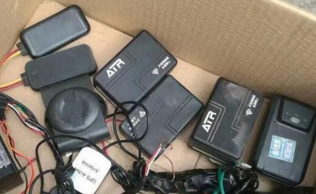 贷款买车,汽车定位器都装哪?车上这些位置是定位器"高发地"