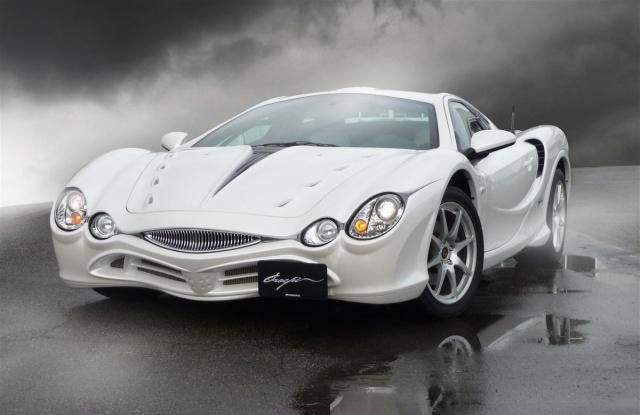 光冈"大蛇"车型威慑力十足,呈现低调的奢华