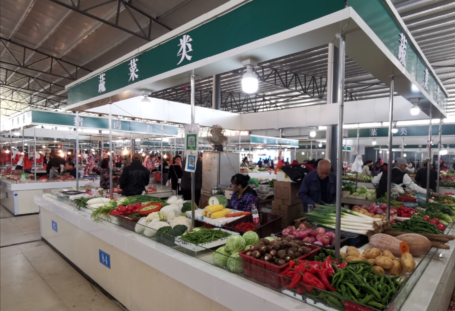 标准化菜市场,大型地下停车场将同步在此建设,预计耗时三年