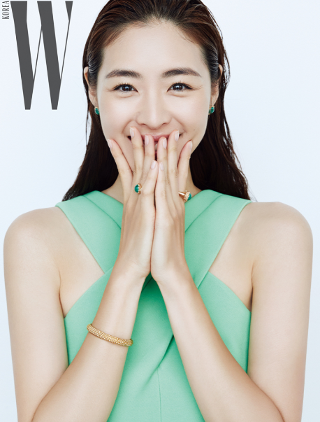 李沇熹参与"joyful moment"画报拍摄!公益捐赠意义非凡