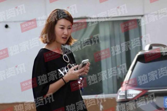 王宝强女友正面照冯清个人资料模特身材178cm颜值赢过马蓉