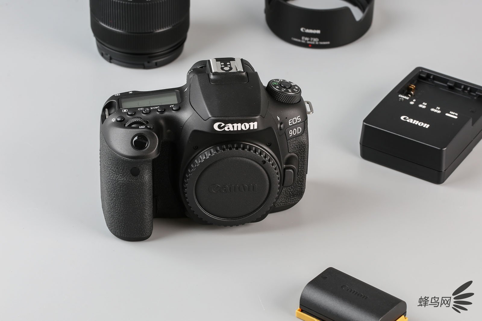 2019年8月28日佳能正式发布了佳能eos90d