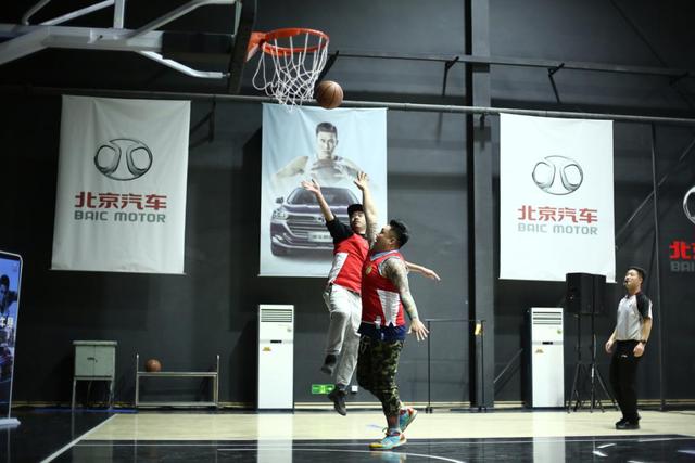 超级控卫遇上超级内存 郭艾伦解读绅宝智道MAX空间哲学