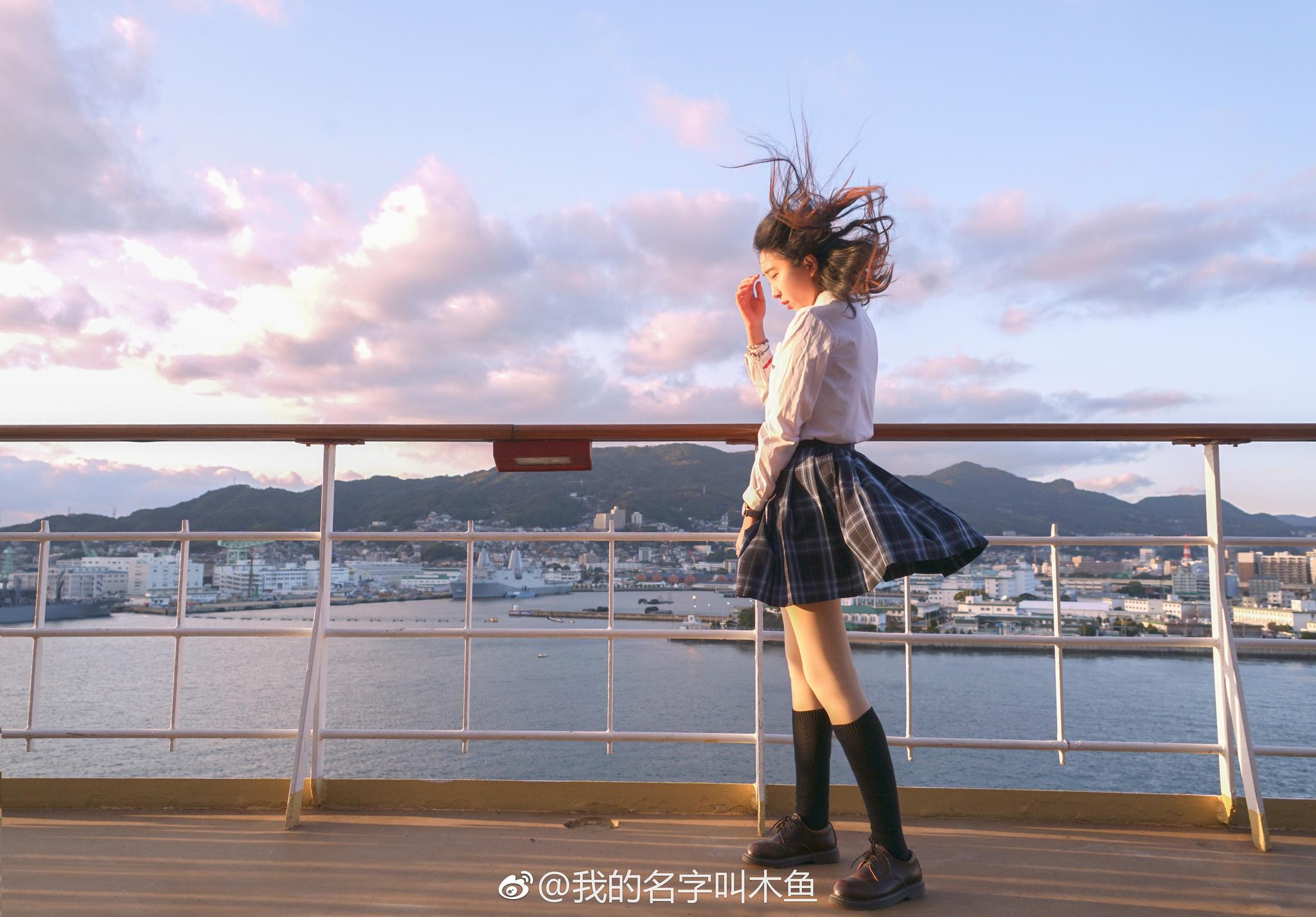 穿个jk,扎个双马尾,是不是老阿姨也能装个高中生?