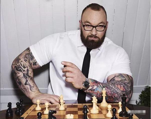 身高2米体重360斤他是地球上最强壮的肌肉野兽