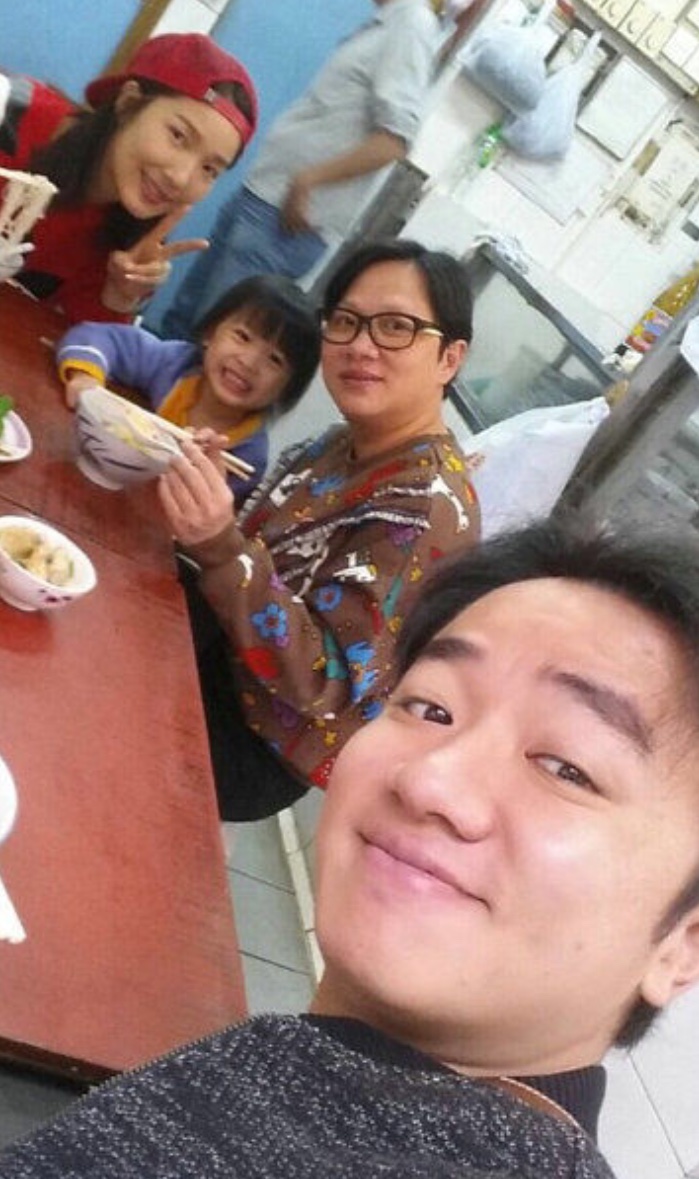 其实杜海涛和杜妈妈也用一张脸