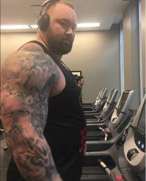 身高2米体重360斤他是地球上最强壮的肌肉野兽