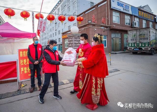 新婚之日捐赠16000元口罩疫情中的婚礼简洁却分外浪漫