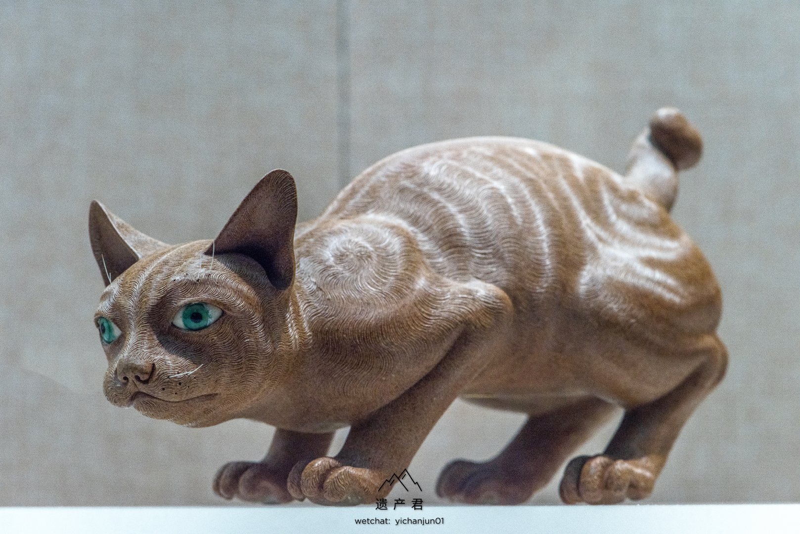 广东省博物馆藏清代石湾窑素胎金丝猫