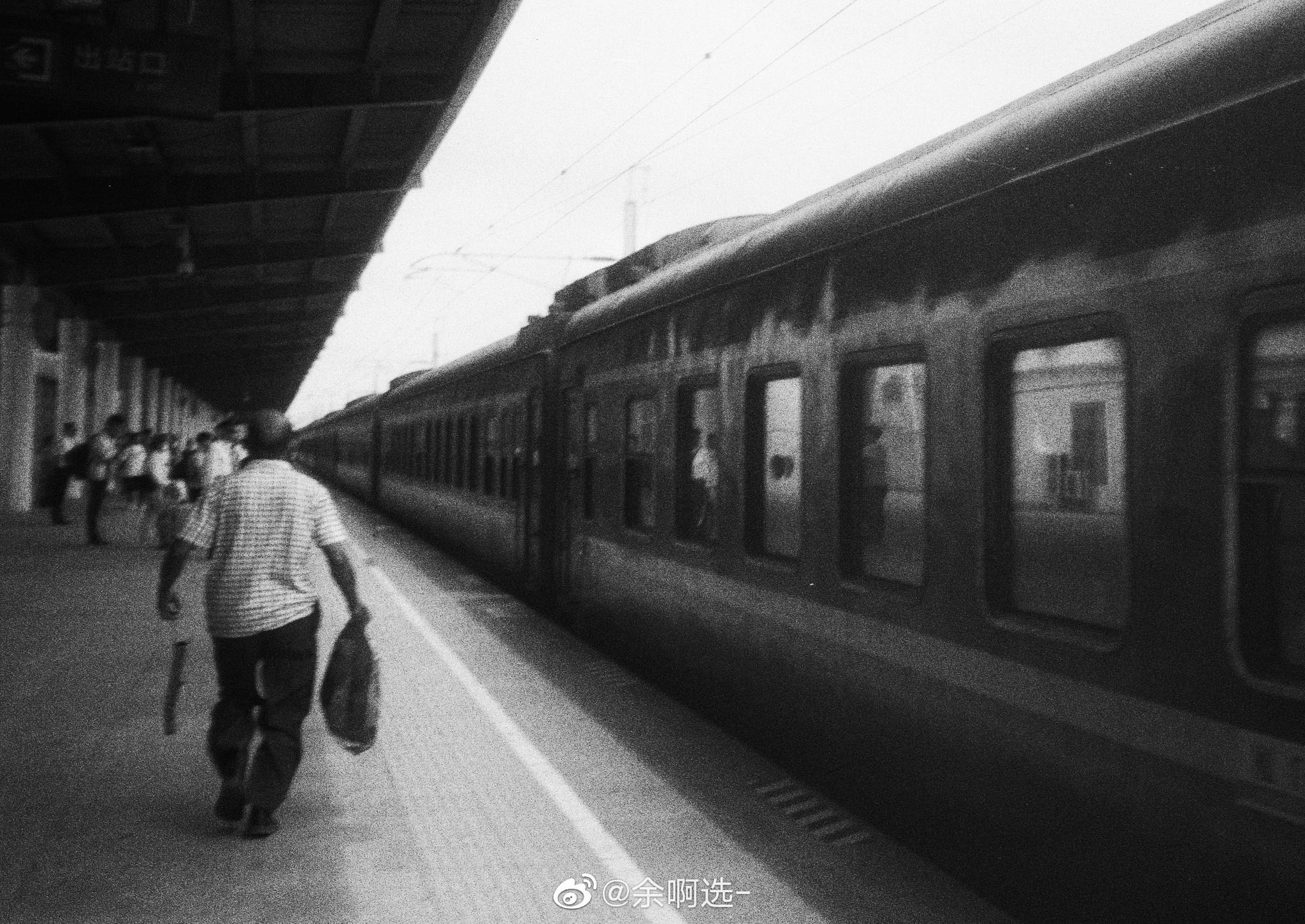 第一卷黑白 把一张很喜欢很喜欢的弄坏了真的心痛!