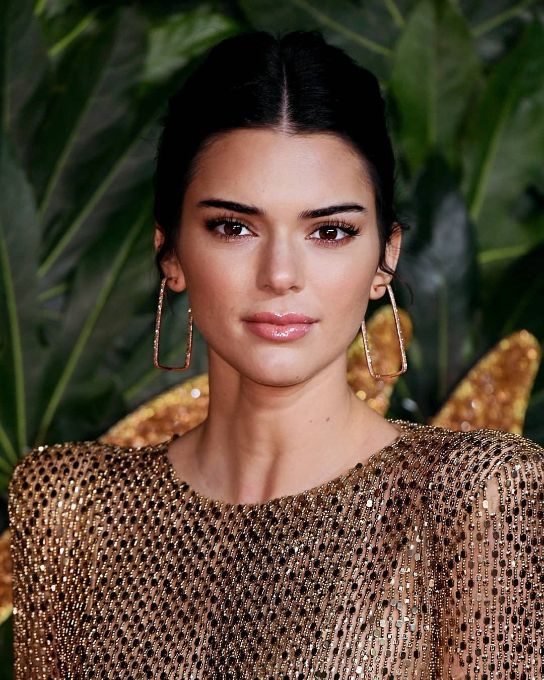 恭喜西蒙斯女友肯达尔詹娜成为2018年度最赚钱模特