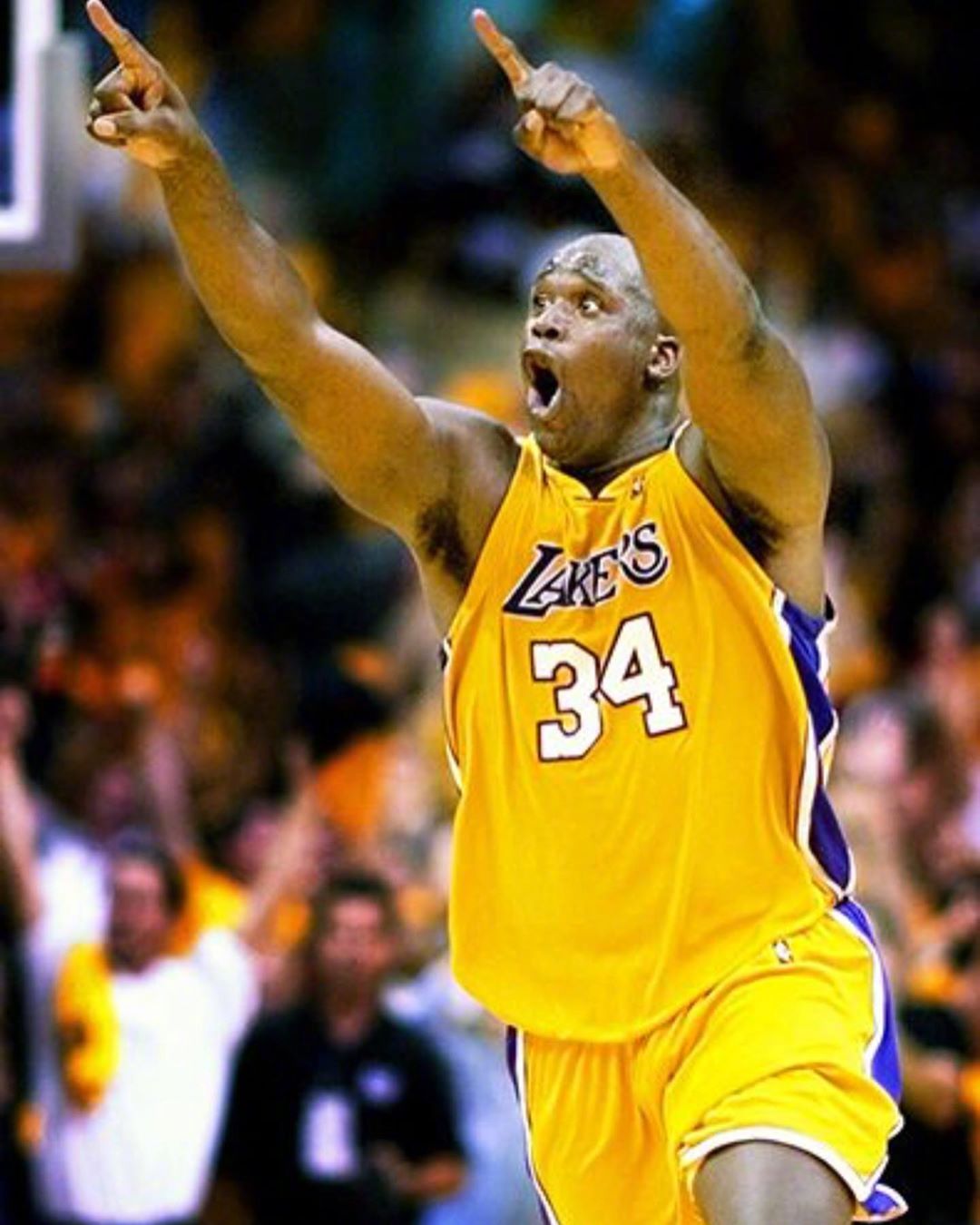 沙里夫-奥尼尔将自己父亲经典庆祝动作纹在了身上!