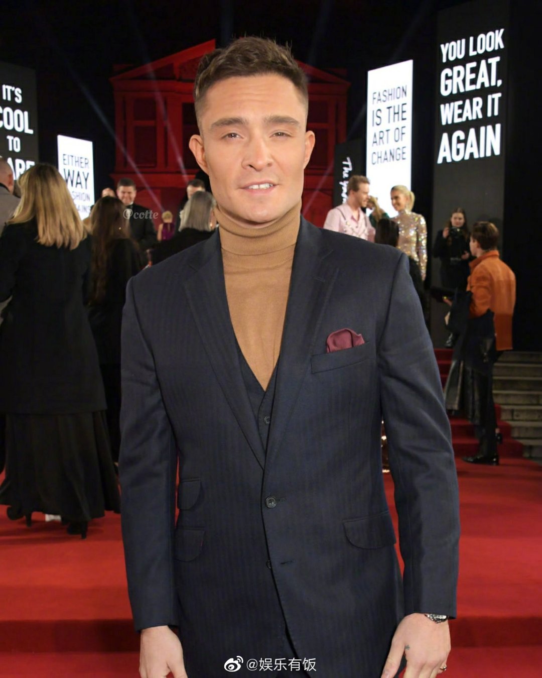 美剧《绯闻女孩》中饰演"花花公子"chuck bass的男演员ed westwick