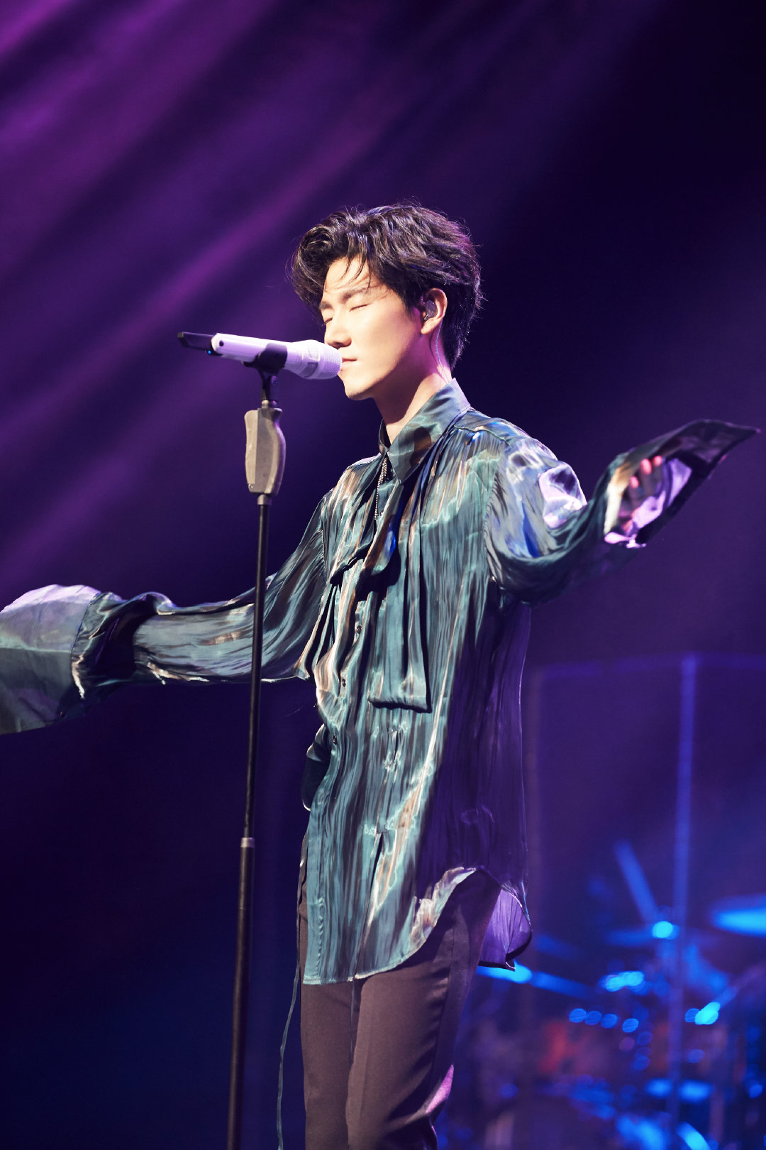 昨日，王晰结束“Cheirsh珍晰“2019个人巡回音乐会深圳站的演出|王晰|巡回|音乐会_新浪新闻