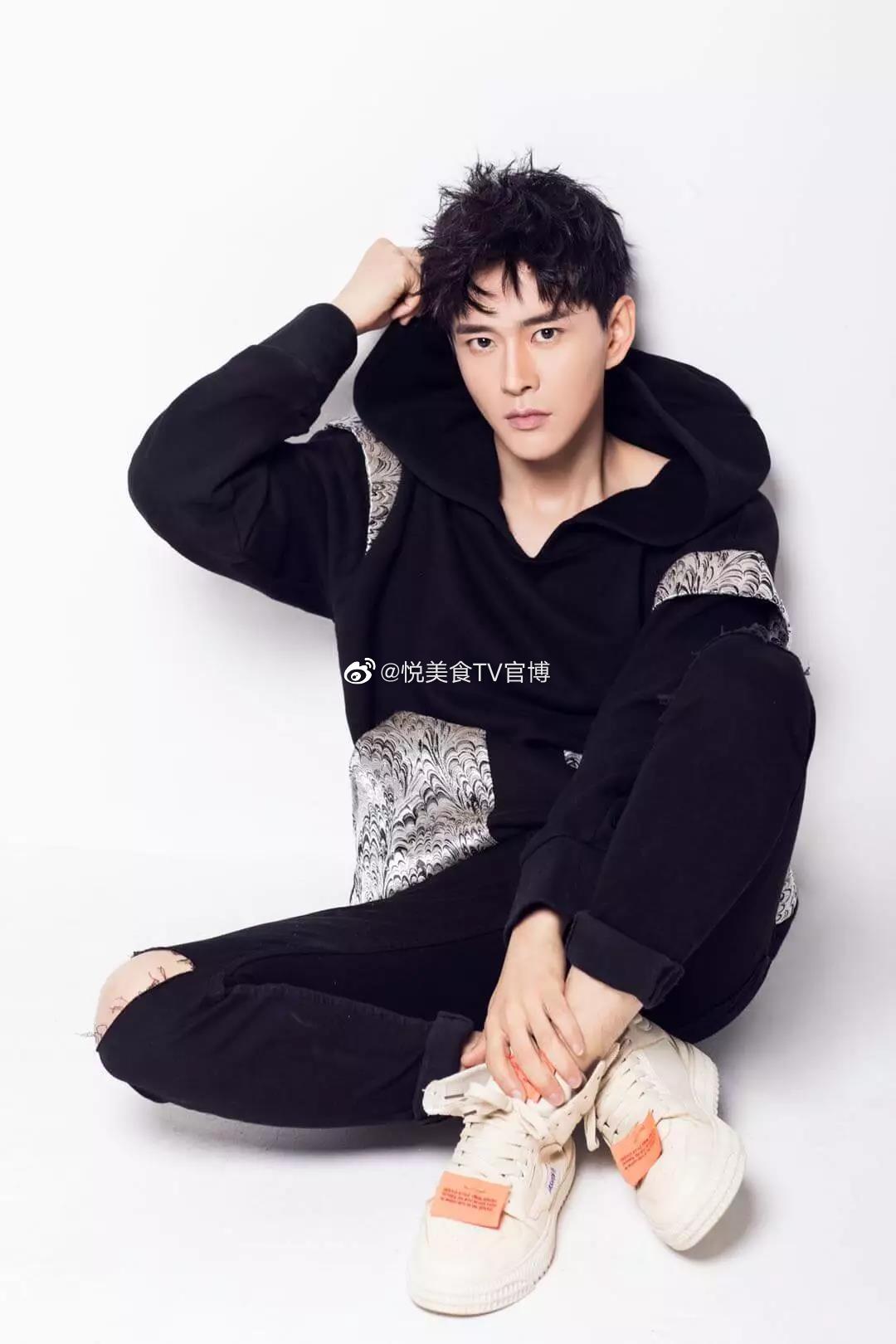 虎虎生味儿  人气明星黄宥明老师做客悦美食节目现场为我们带来独家