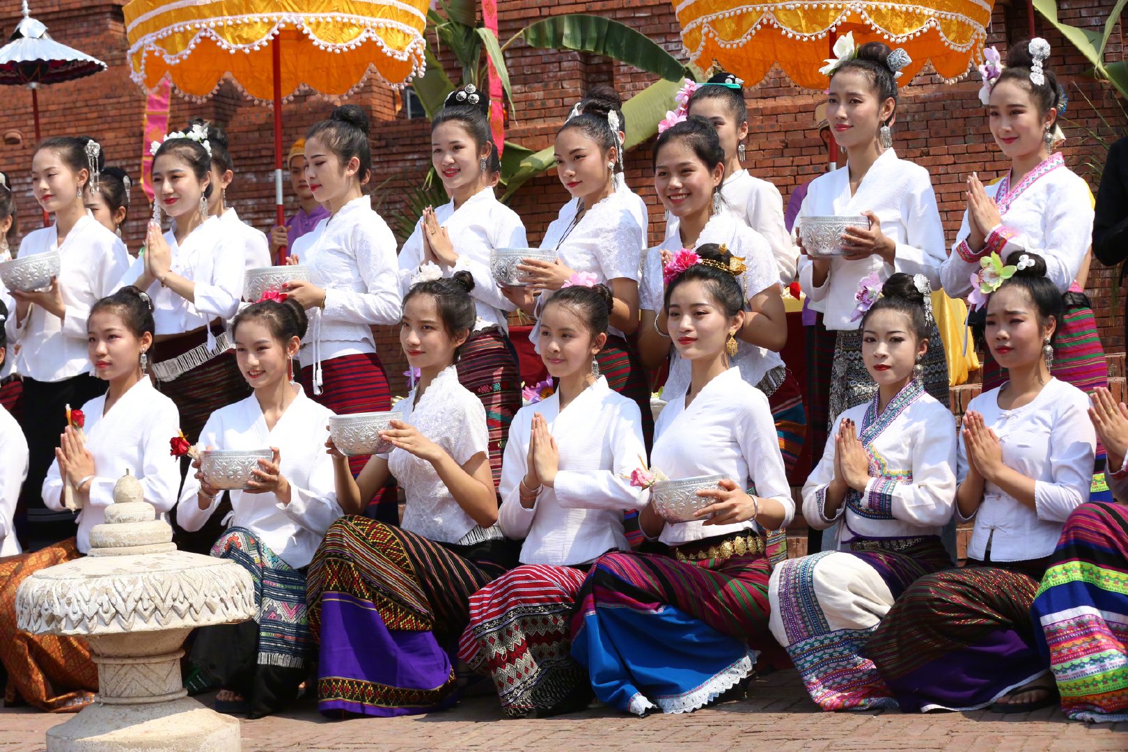 傣族姑娘的名字特别有意思早先傣族都是有名无姓