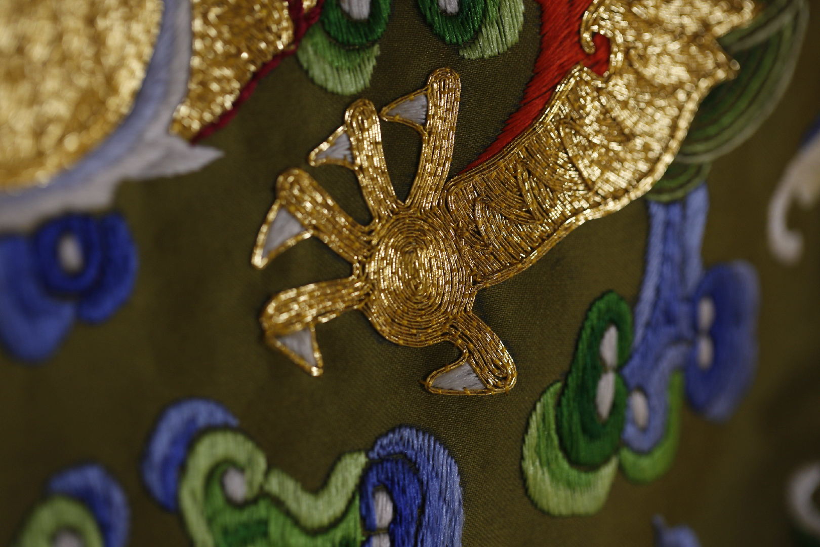 贵州安顺、织金精品刺绣背扇 – 帛巴瑞蜡染博物馆