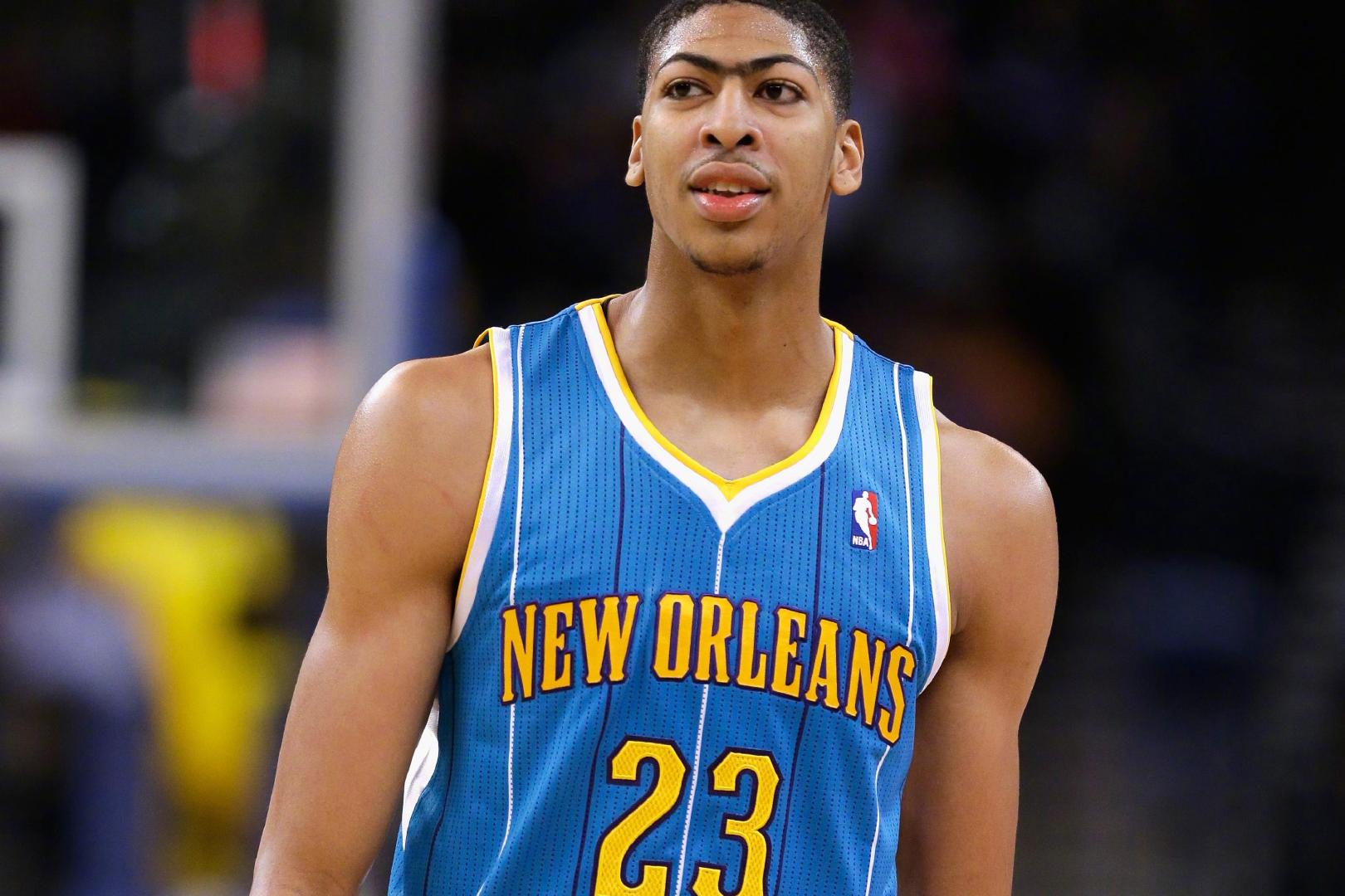 新秀赛季的安东尼戴维斯和现在的气质完全不同