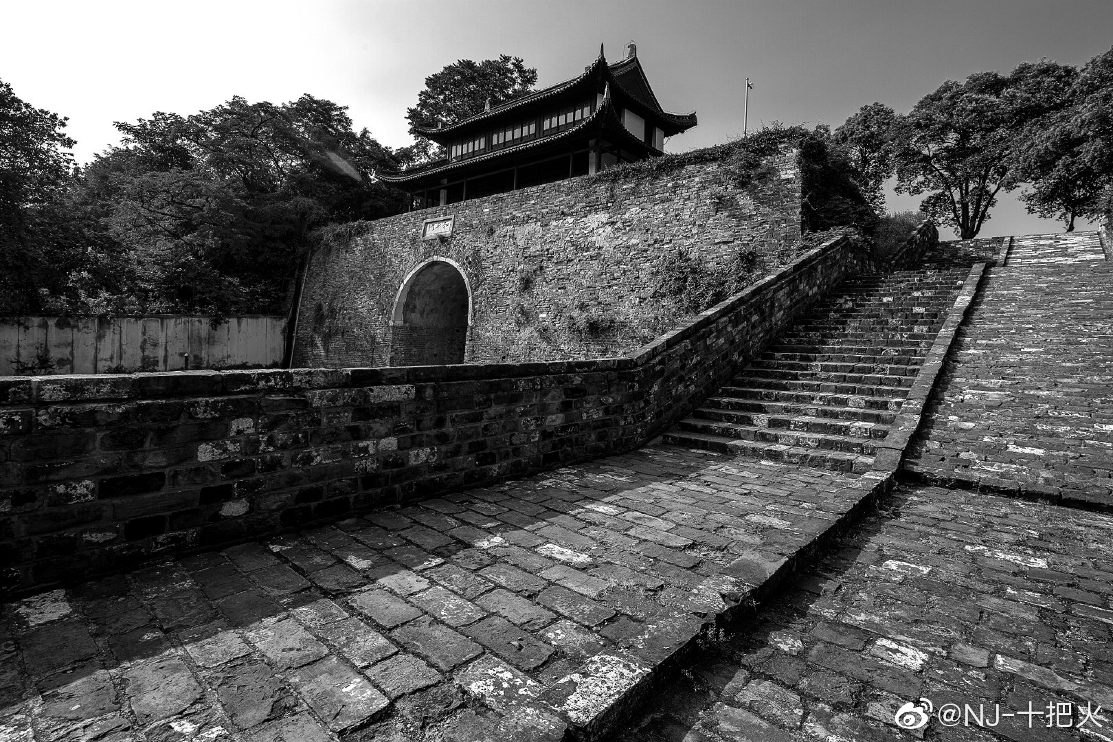 神策门是南京明城墙十三座内城门之一,又称和平门