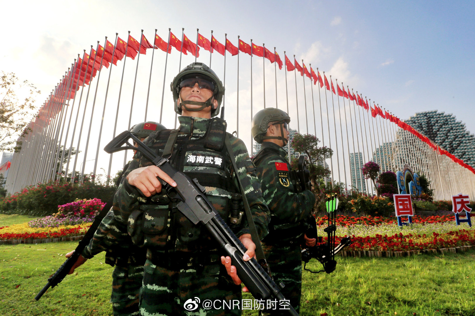 武警官兵国庆长假坚守岗位保平安