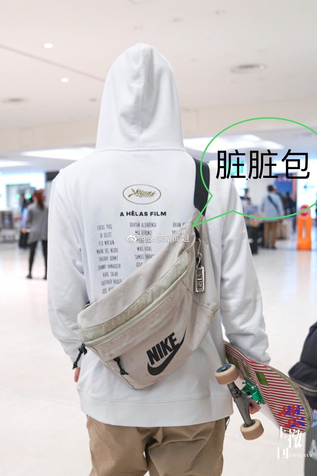 王一博背脏脏包出镜!粉丝直呼"包该洗了"