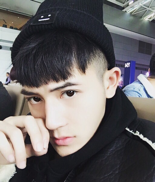 发现一枚民间帅哥,眼睛太美了