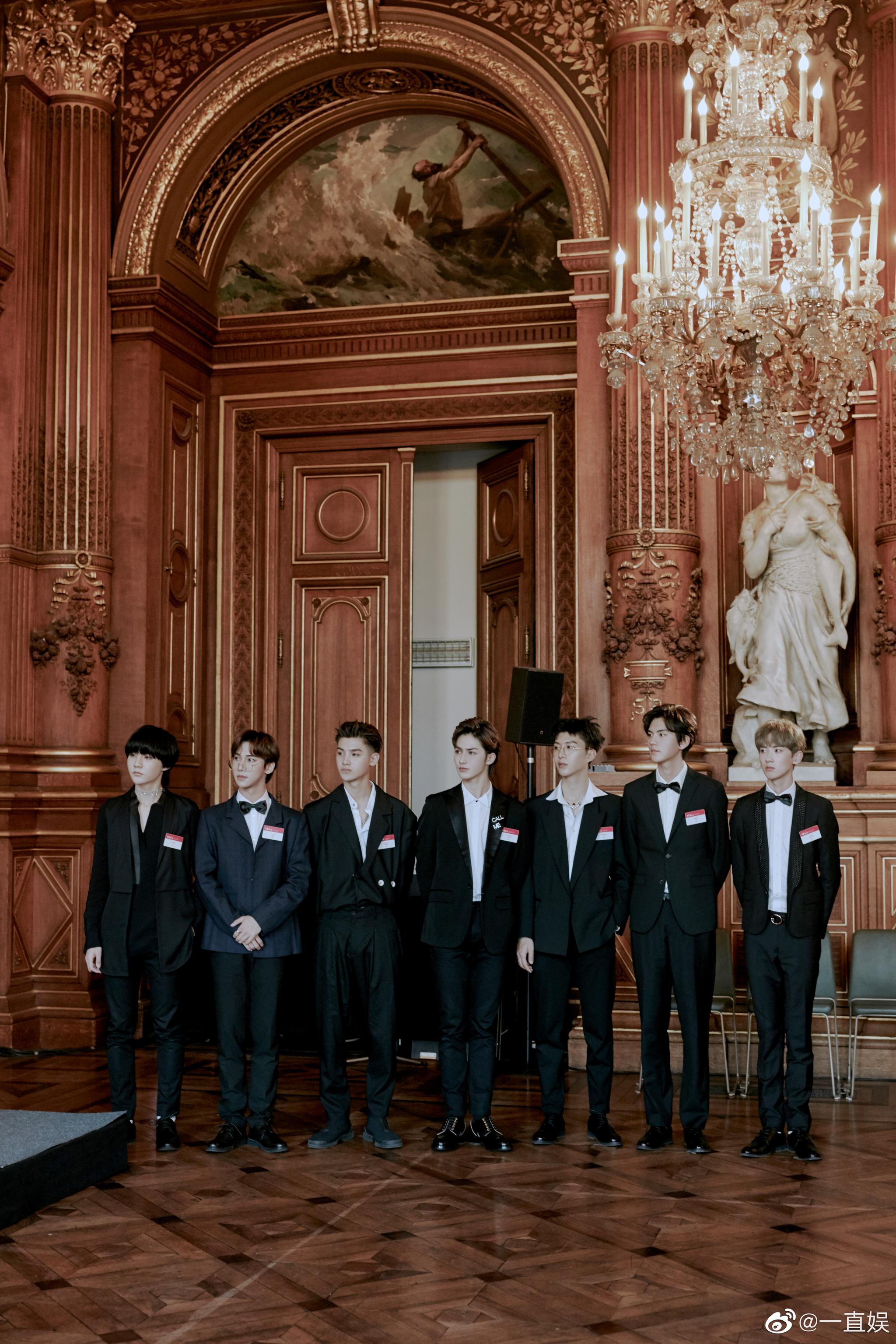 今日巴黎旅游局正式授予 乐华七子next组合"巴黎旅游城市形象推广大