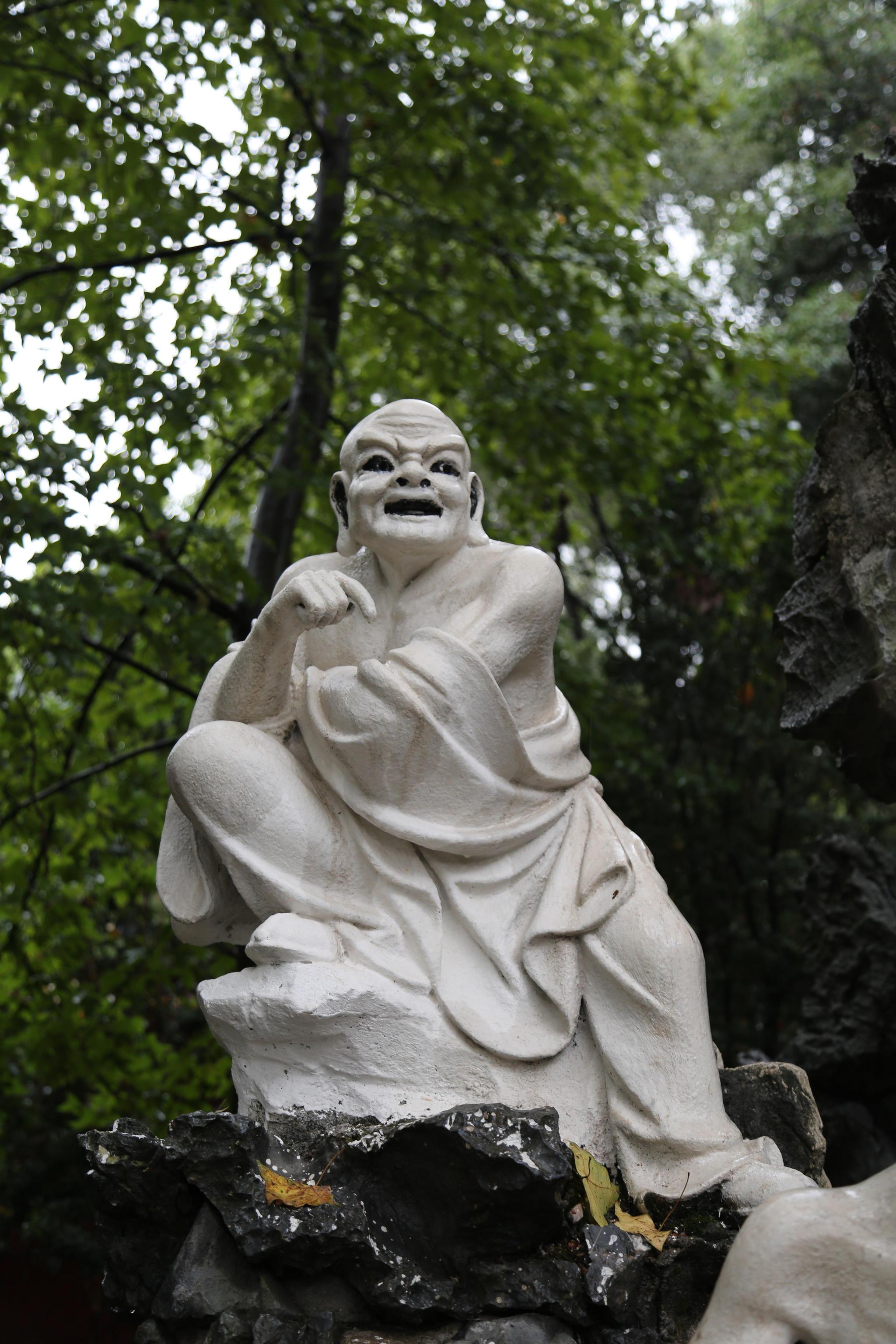 碜人的十八罗汉石雕像难道是我的审美出问题