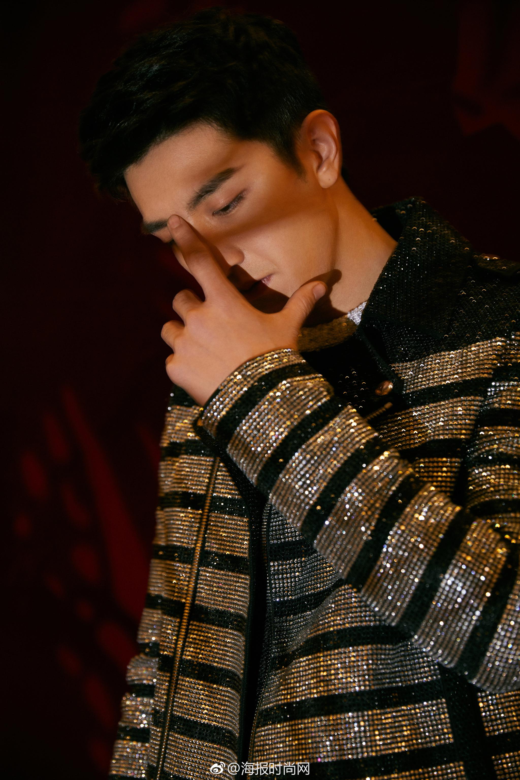 金瀚kim 受官方邀请出席@pierre_balmain_paris 2019秋冬男装大秀