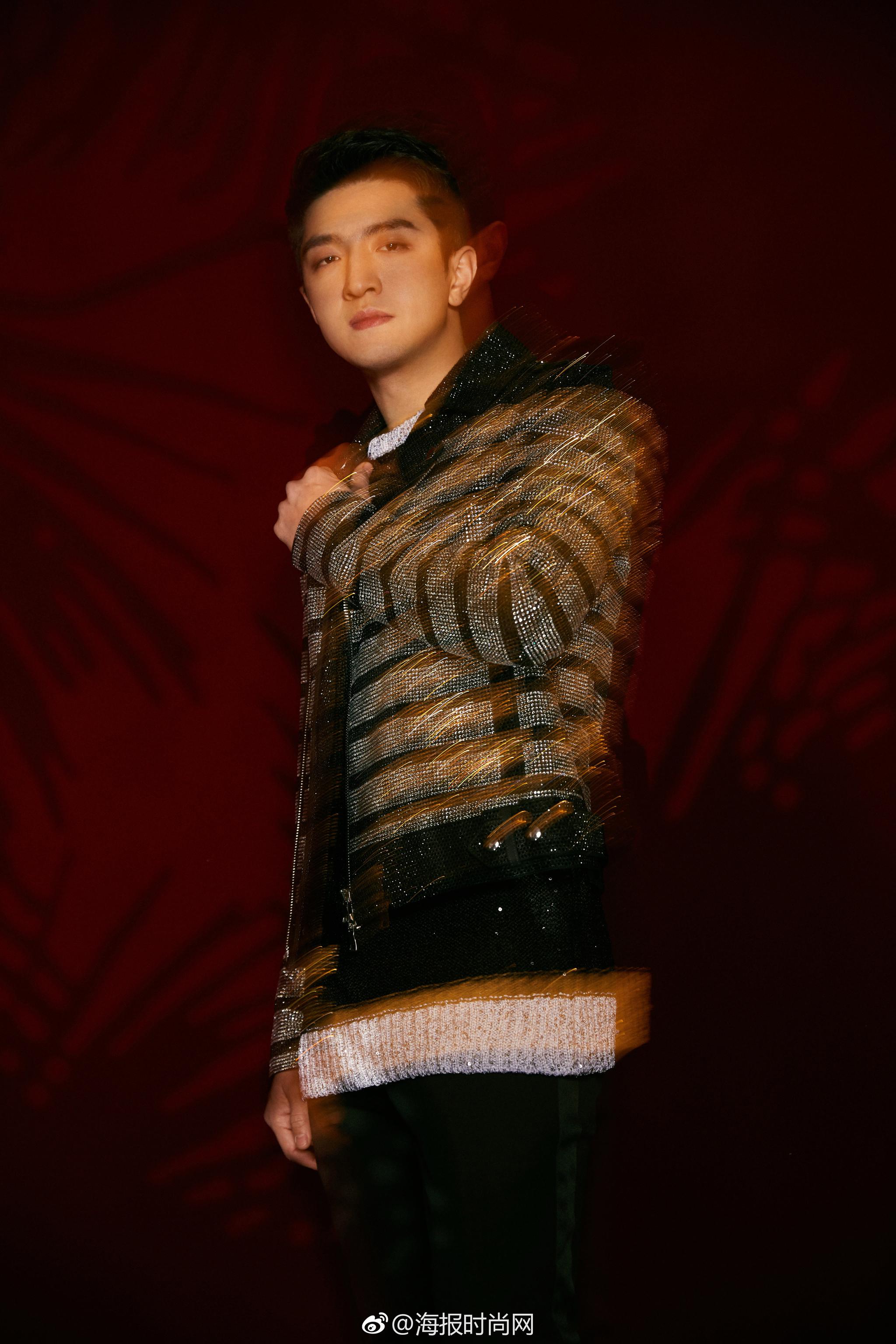 金瀚kim 受官方邀请出席@pierre_balmain_paris 2019秋冬男装大秀