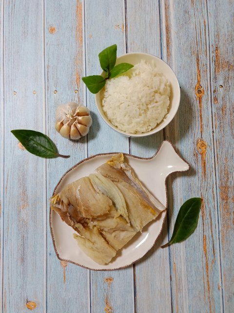 马介休金蒜炒饭