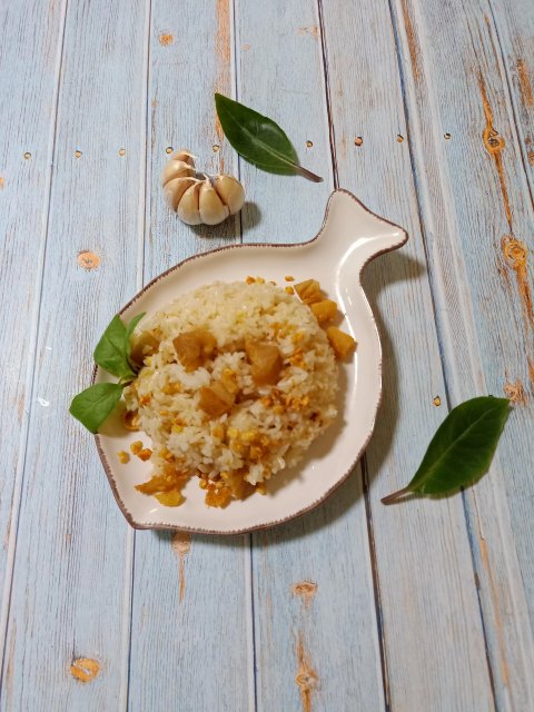马介休金蒜炒饭