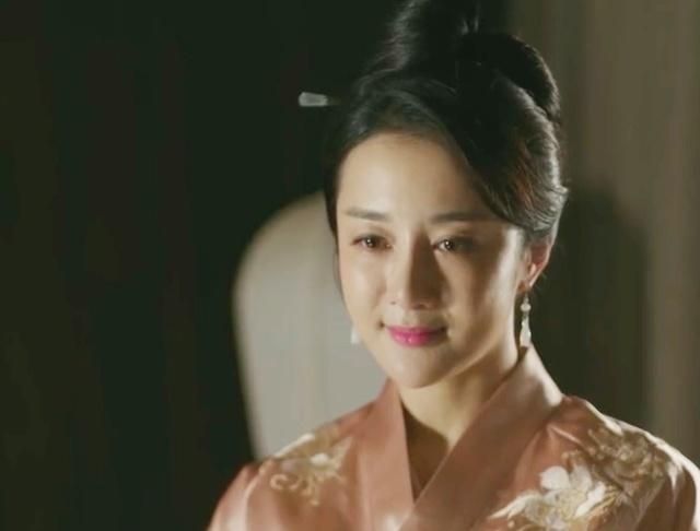 而李依晓可靠着这个反角大火特火.