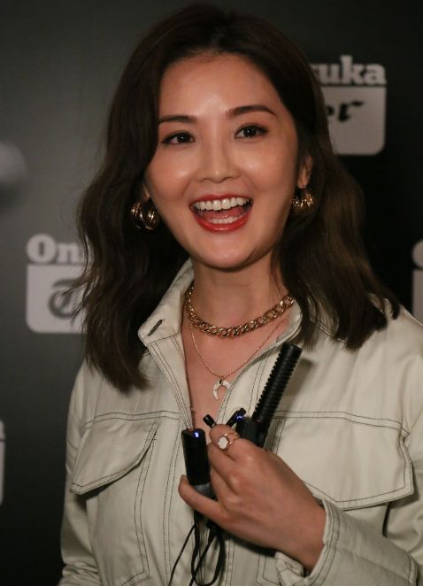 阿sa怀孕了脸圆了一圈这是她入行20年最胖的一次