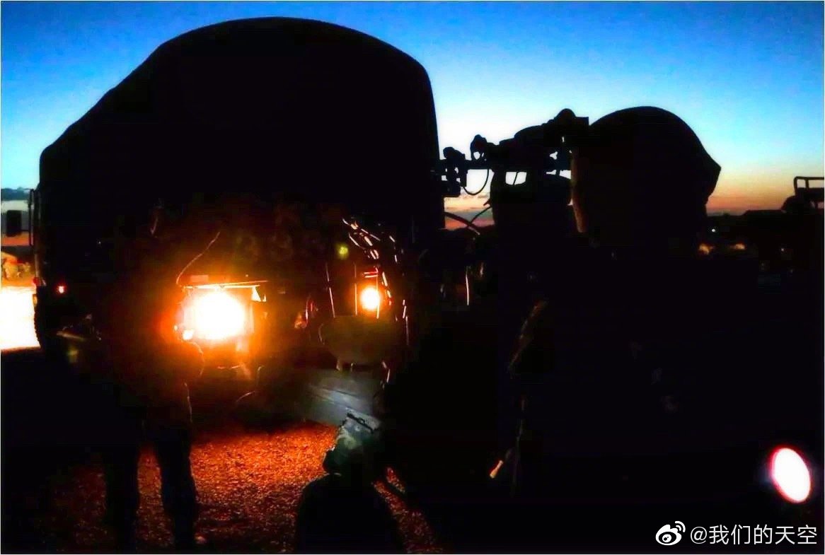 虽然看不清你的脸,但一眼就能认出你是谁