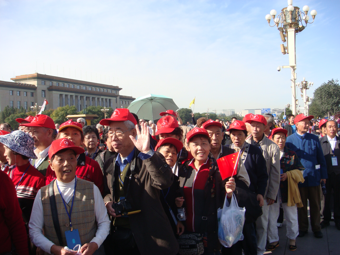 老年人旅游团的价格为何如此便宜?资深导游透露真相