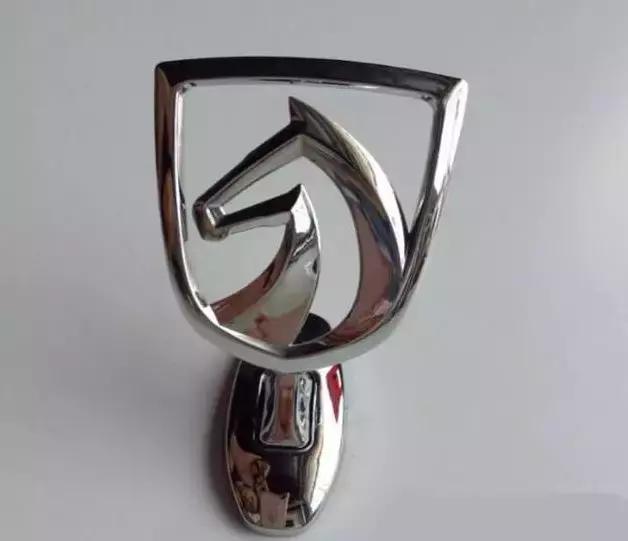 宝骏的"驴头"标终于换了!不过新车标真是丑出了天际