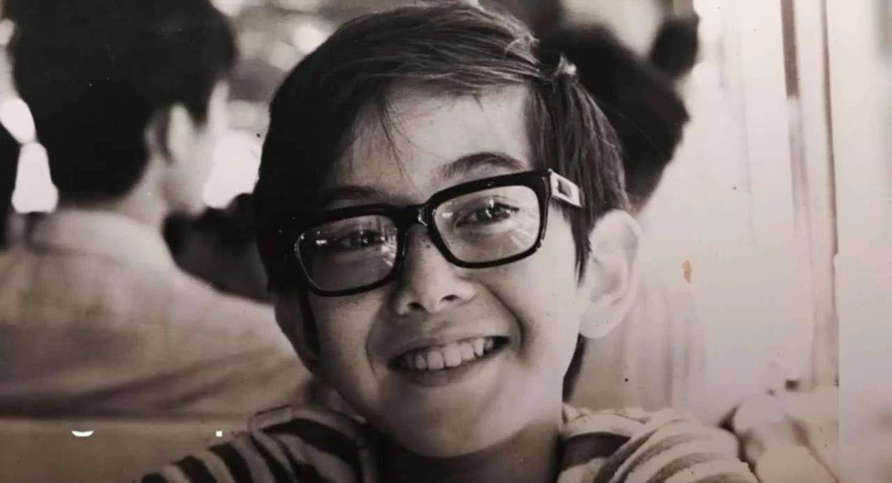 又一波港星童年照曝光梁朝伟帅气成龙搞笑王祖贤像小男生