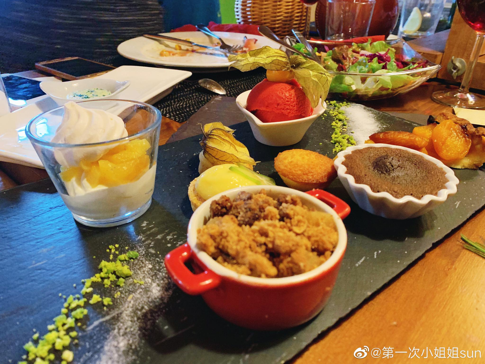 拉科雷特干酪,和奶酪火锅并称为瑞士"国菜".