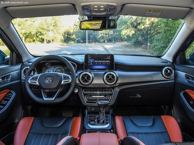 不到十万就能开回家的SUV 这几款车型能满足你一切要求