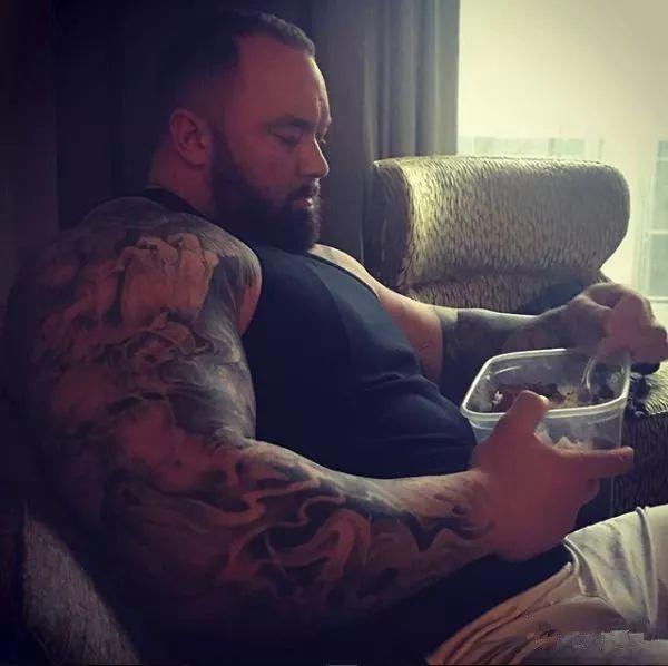 身高2米体重360斤他是地球上最强壮的肌肉野兽