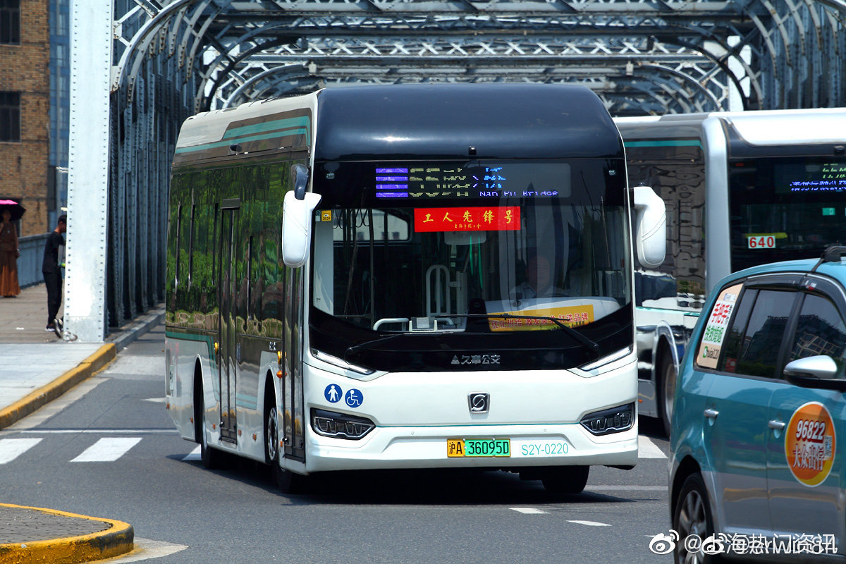 上海人有种情节公交车我只喜欢申沃