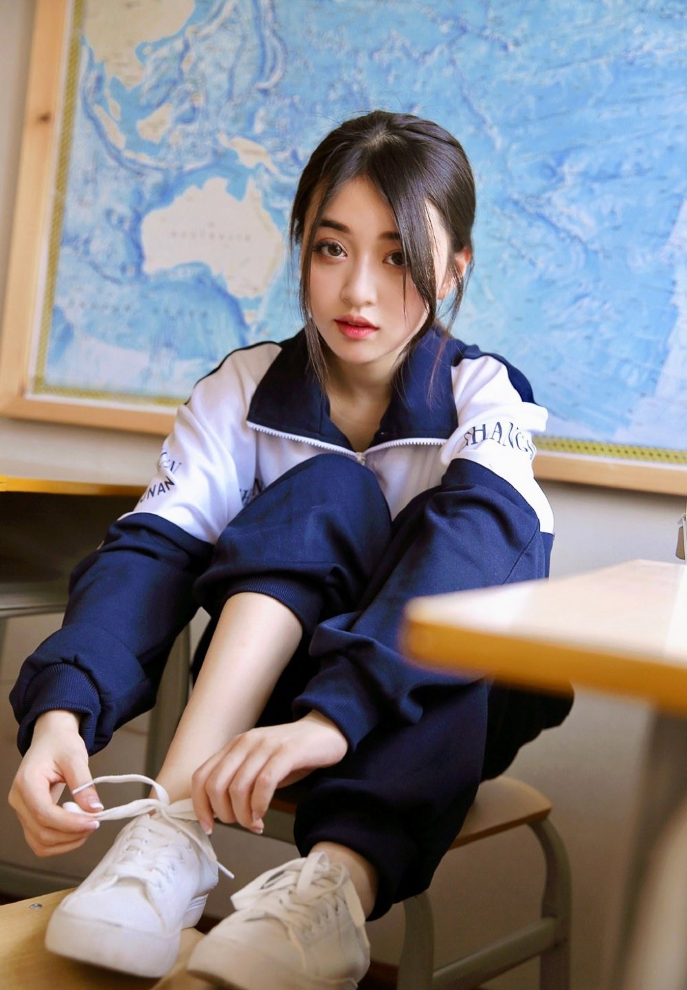 校园美女休闲校服性感美腿诱惑写真集