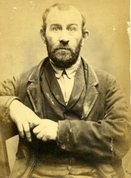 威廉史密斯因偷钱和梯子而被判有罪,被判处2个月徒刑.