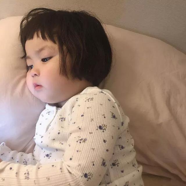 罗熙出生在普通家庭,不是什么网红,也没有明星家庭,但就凭一张短发